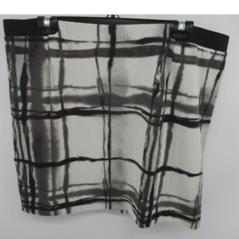 Simply Vera Vera Wang Black and White Plaid Skirt